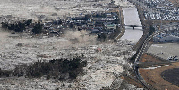 Deadly tsunami slams Japan
