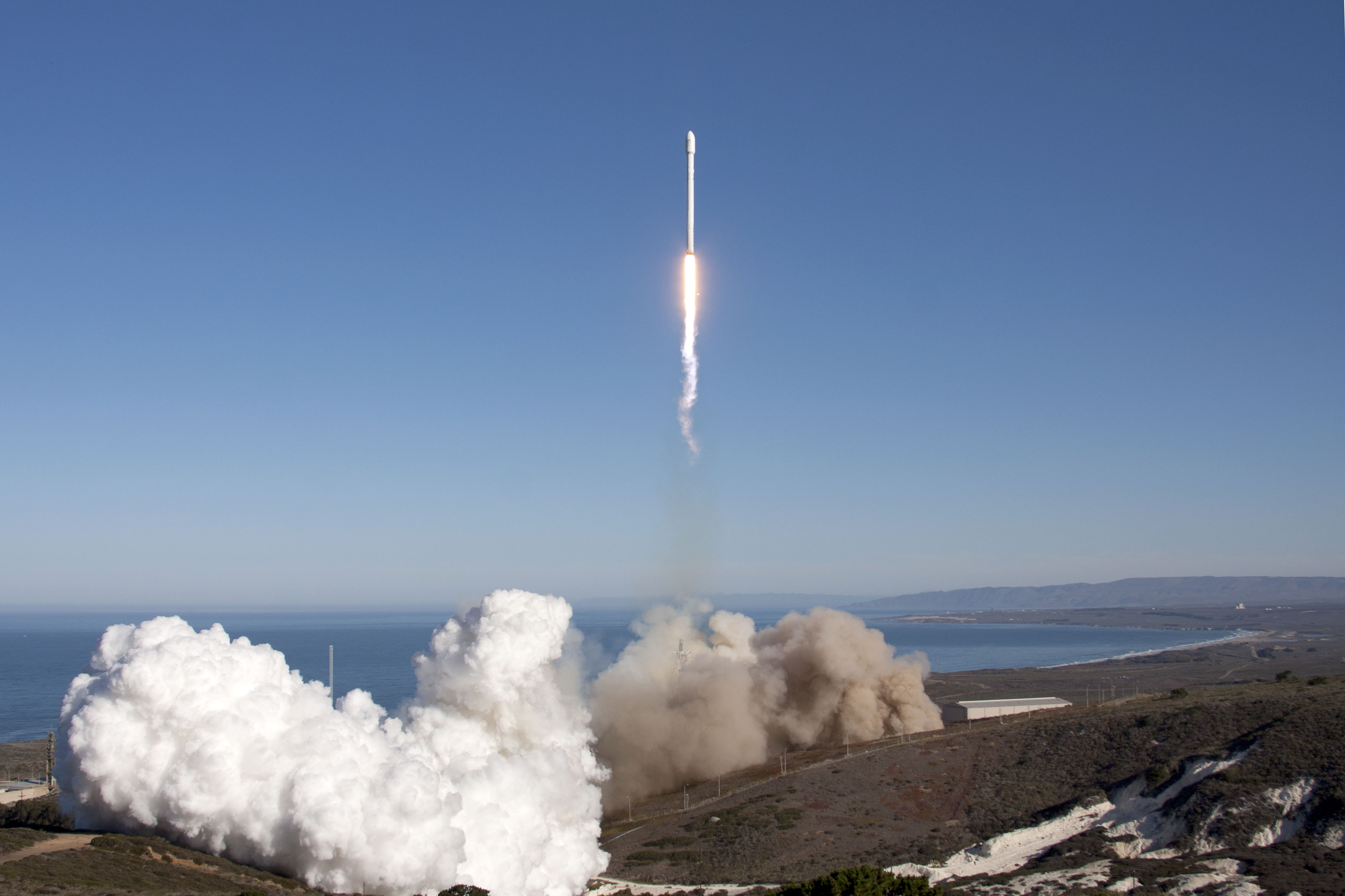 SpaceX launches upgraded Falcon 9 rocket | Space News ...
